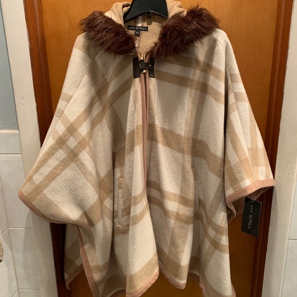 Via Spiga Jackets & Blazers - Via Spiga Womens Winter Coat/Cape